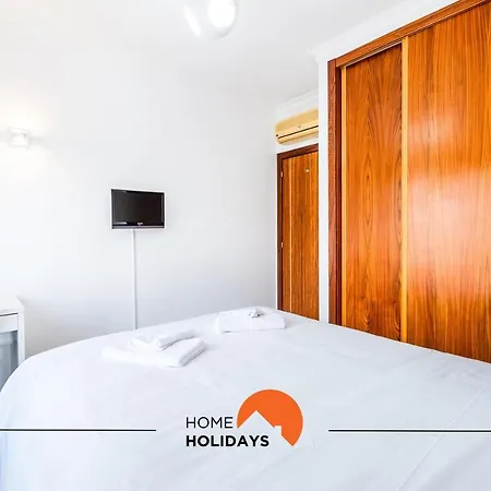 #080 Marina View Flat With Pool By Holidays Apartment *